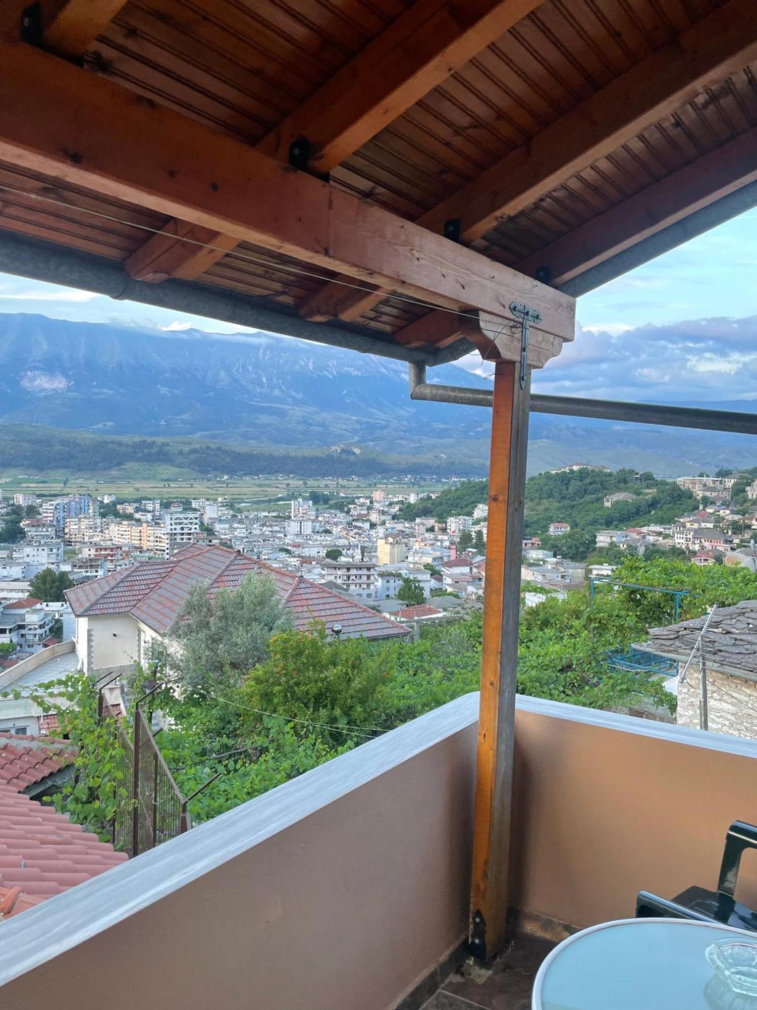 Luigi Guest House Gjirokastër Eksteriør bilde