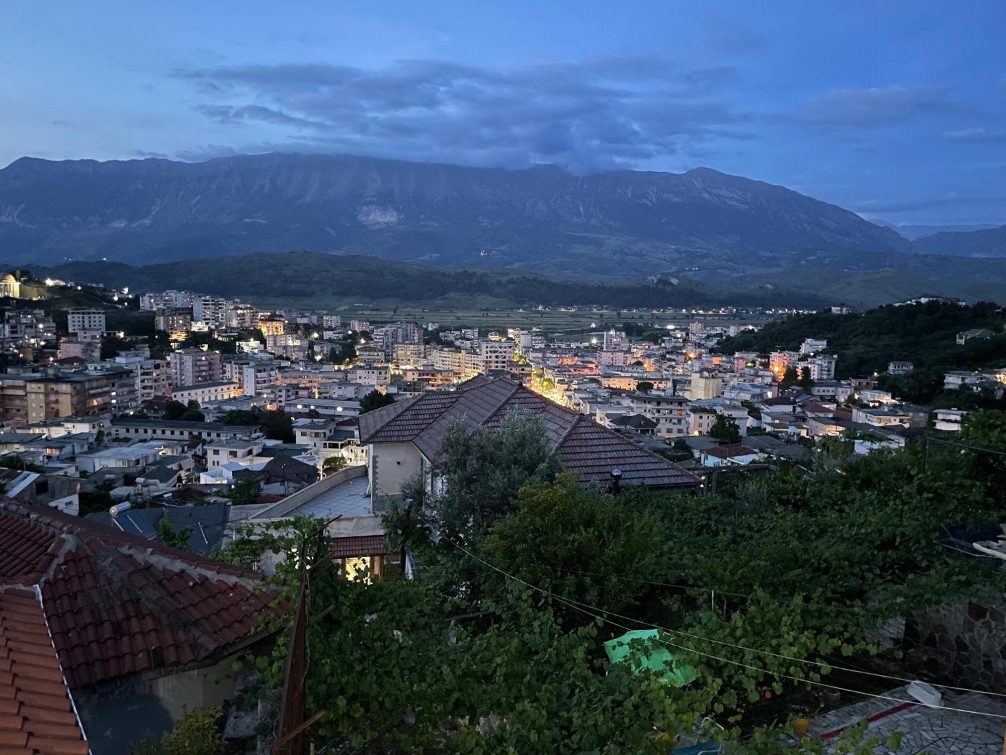 Luigi Guest House Gjirokastër Eksteriør bilde