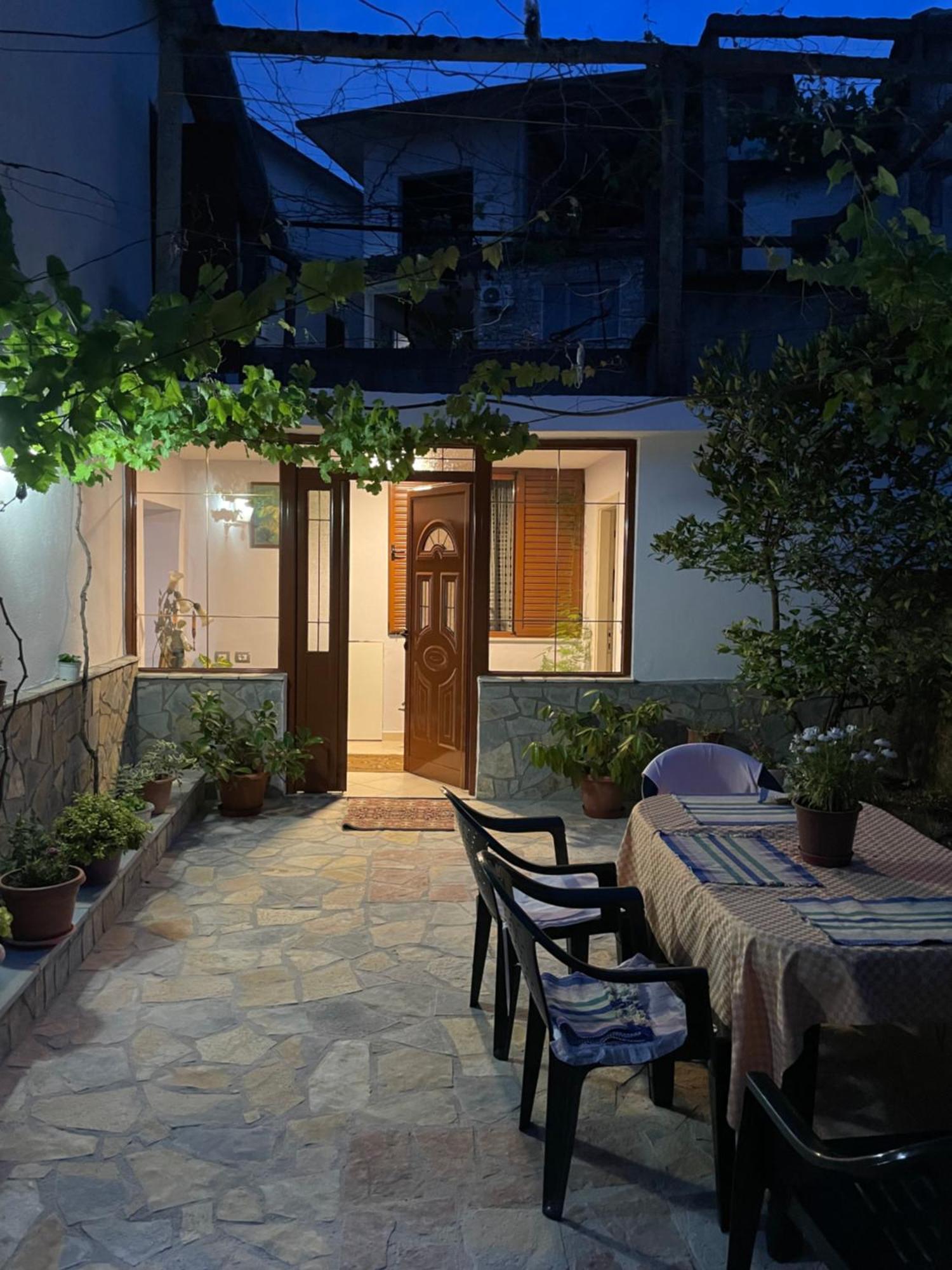 Luigi Guest House Gjirokastër Eksteriør bilde