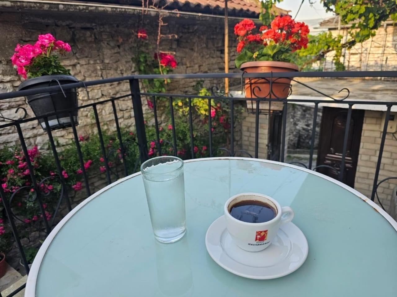 Luigi Guest House Gjirokastër Eksteriør bilde