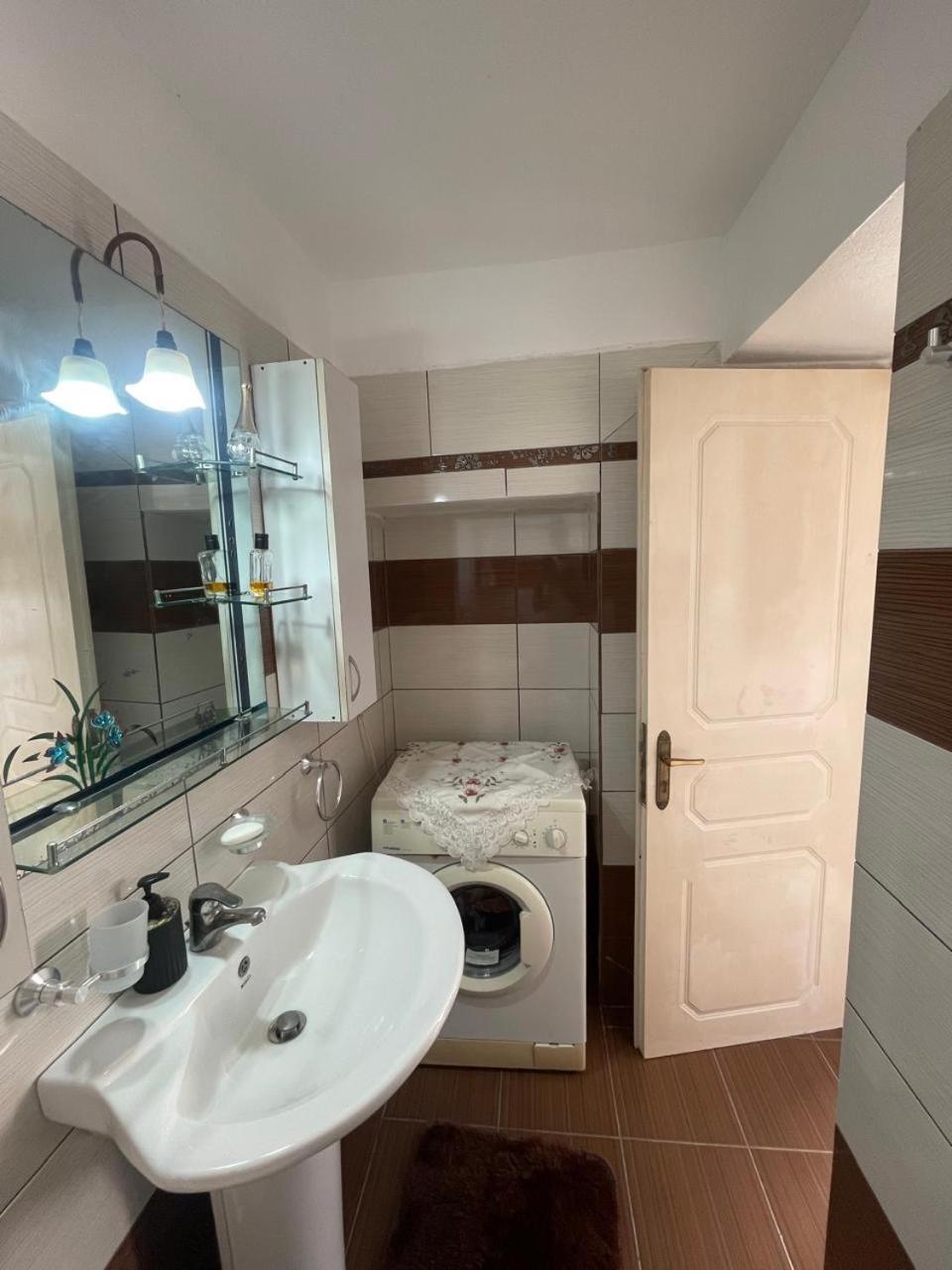 Luigi Guest House Gjirokastër Eksteriør bilde