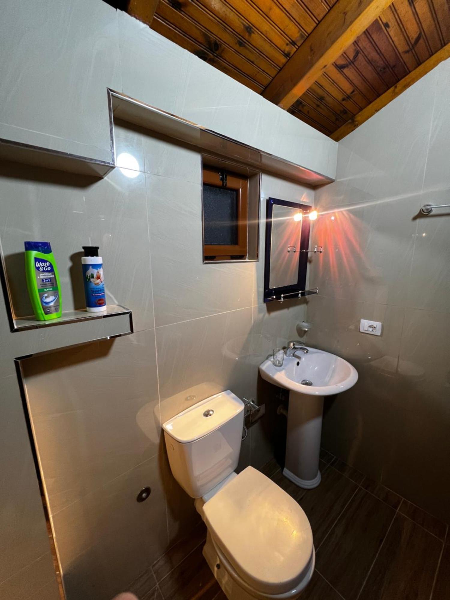 Luigi Guest House Gjirokastër Eksteriør bilde