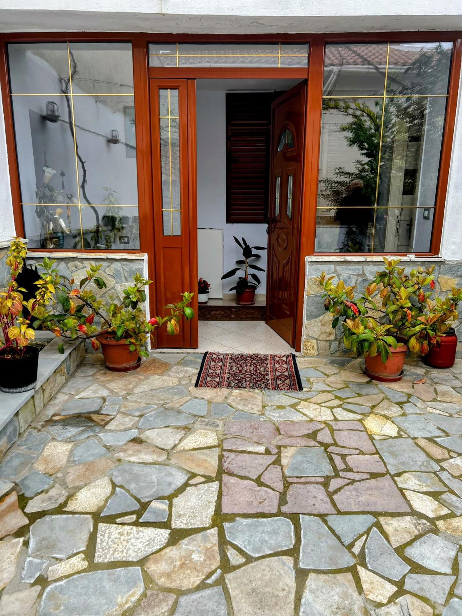 Luigi Guest House Gjirokastër Eksteriør bilde
